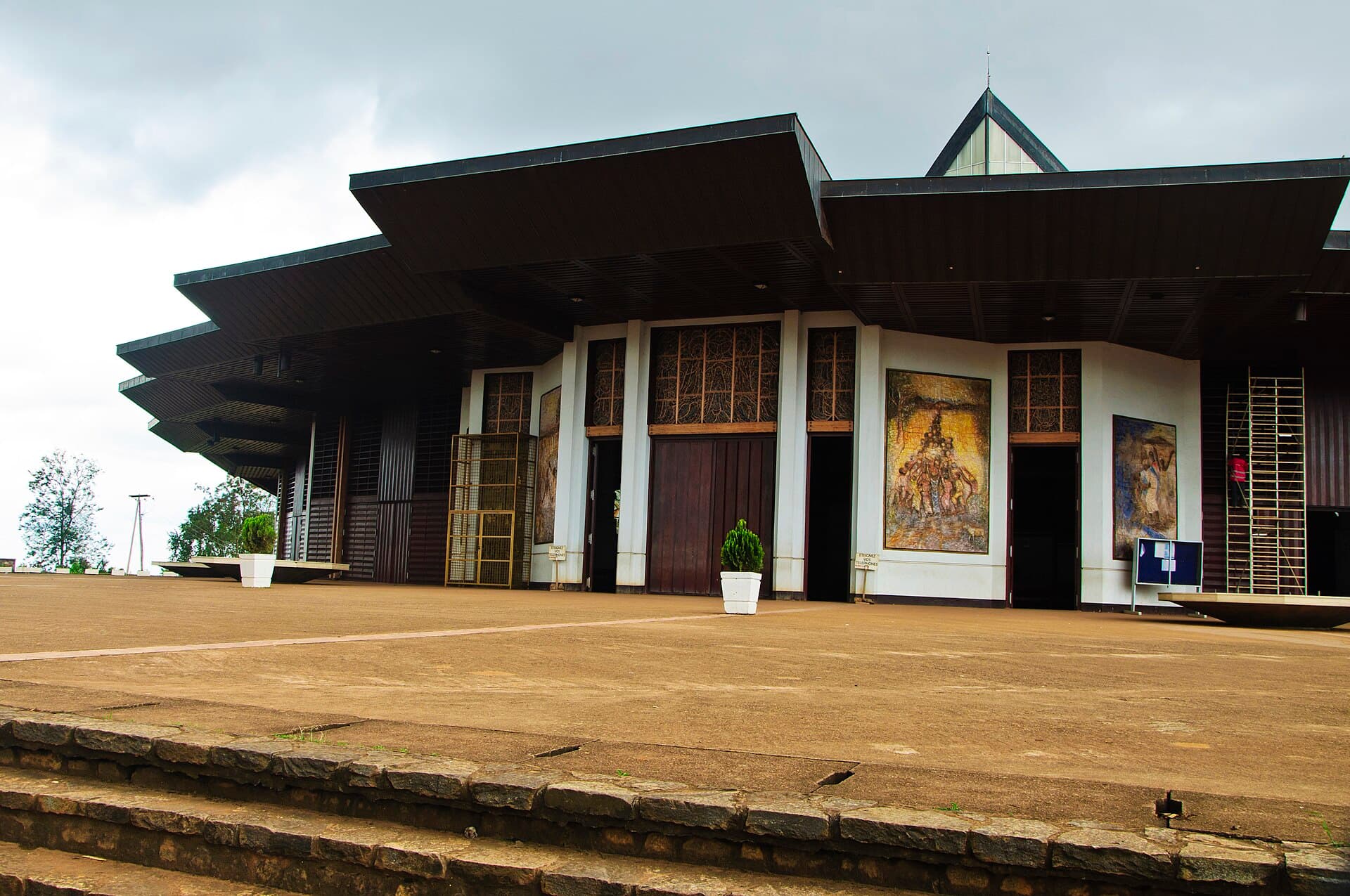 Basilique Marie-Reine-des-Apôtres